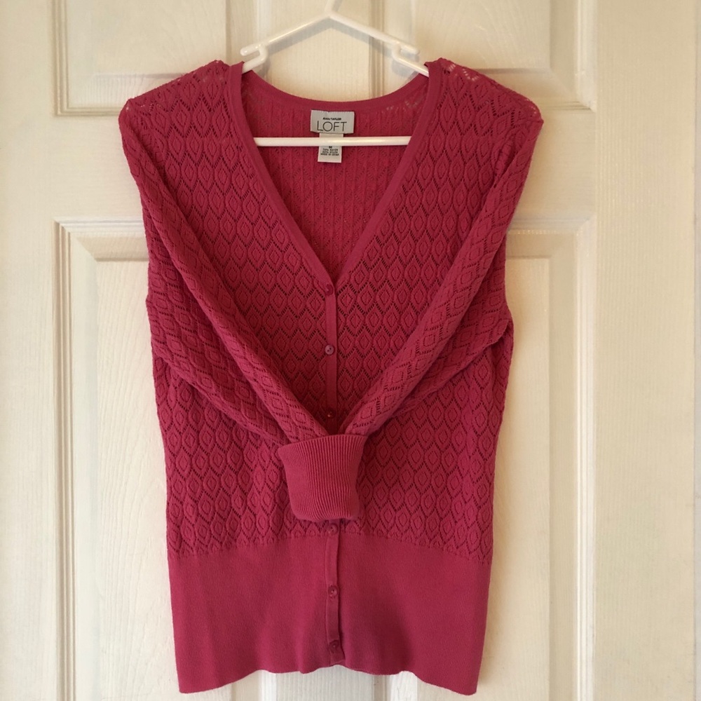 🌺Ann Taylor Hot Pink long sleeve cardigan 🌺
